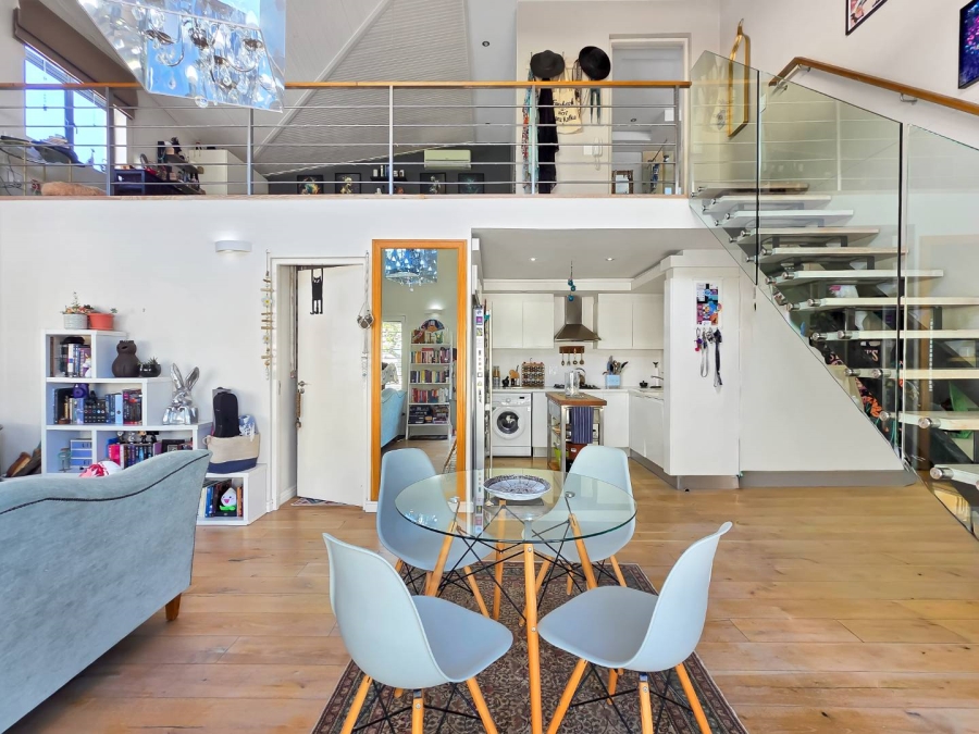 2 Bedroom Property for Sale in Vredehoek Western Cape